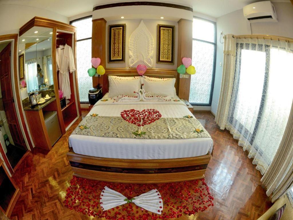 Shwe Taung Tan Hotel - Lake View Moniva Kültér fotó